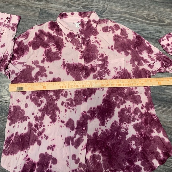 EST 1946 Tie dye long sleeve button down shirt. Size 18/20 - Picture 3 of 9